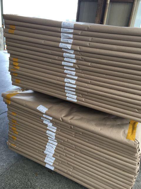 Las hojas del ABS se embalan en película del PE y papel de Kraft